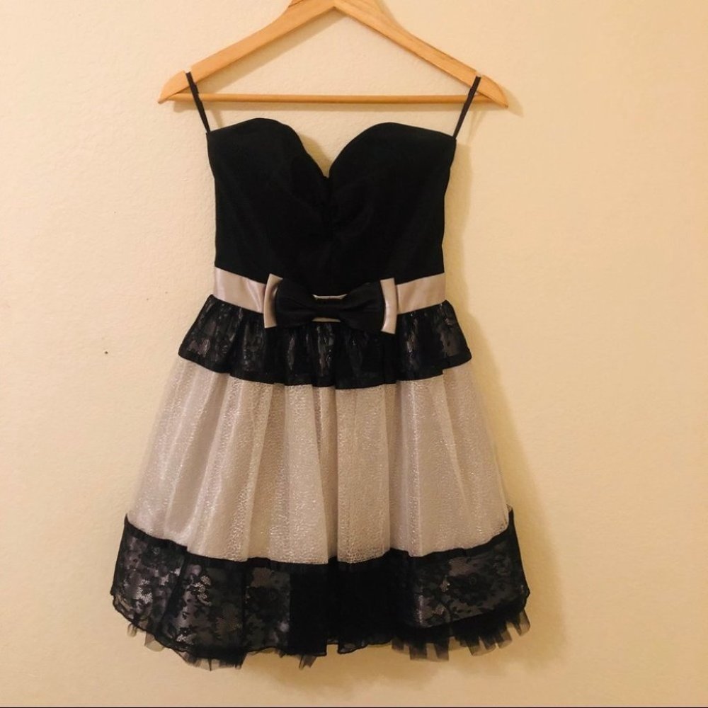 Jessica McClintock Strapless Formal Dress - Picture 3 of 9